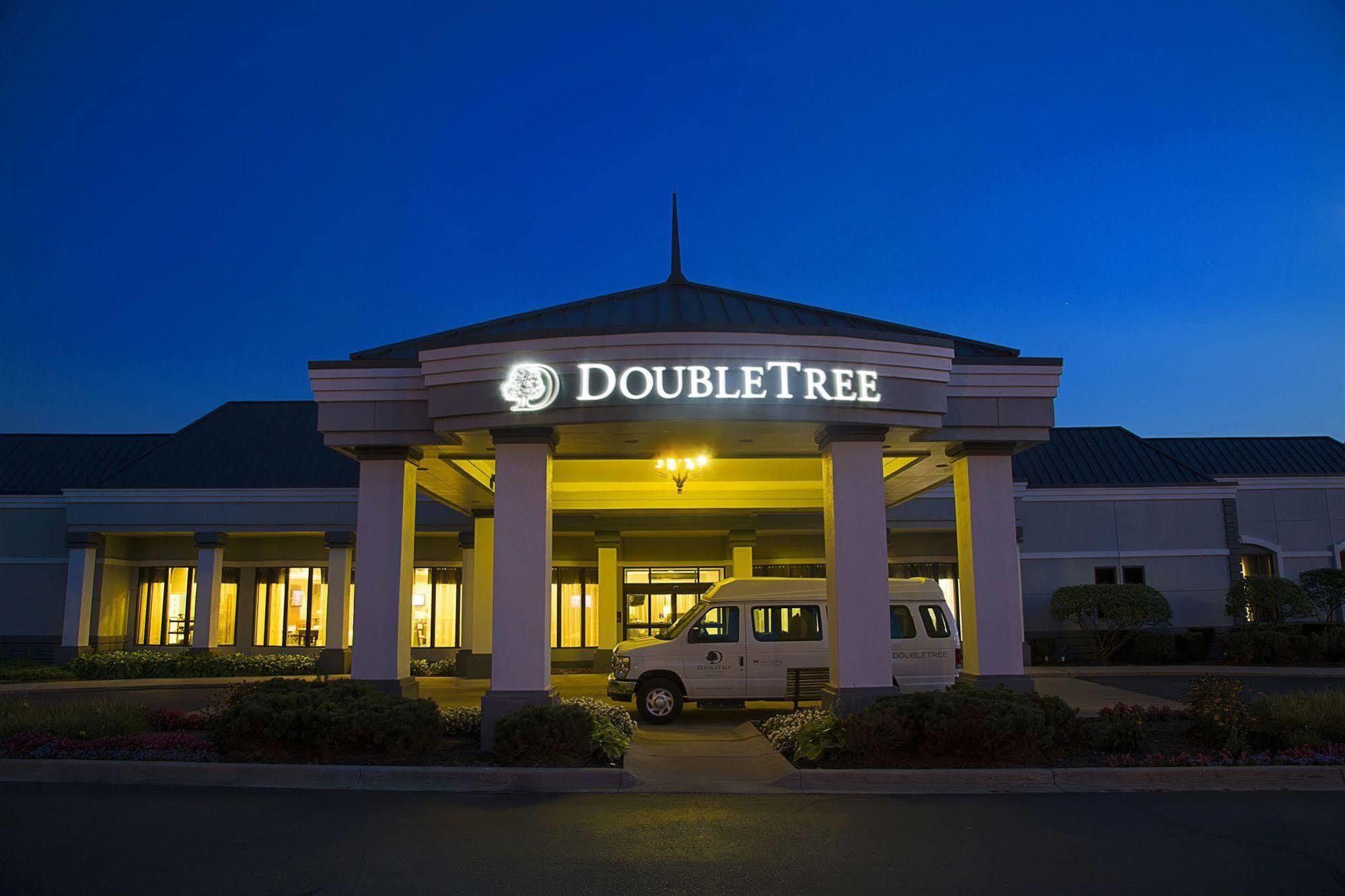 Doubletree By Hilton Hotel Detroit - Novi Esterno foto